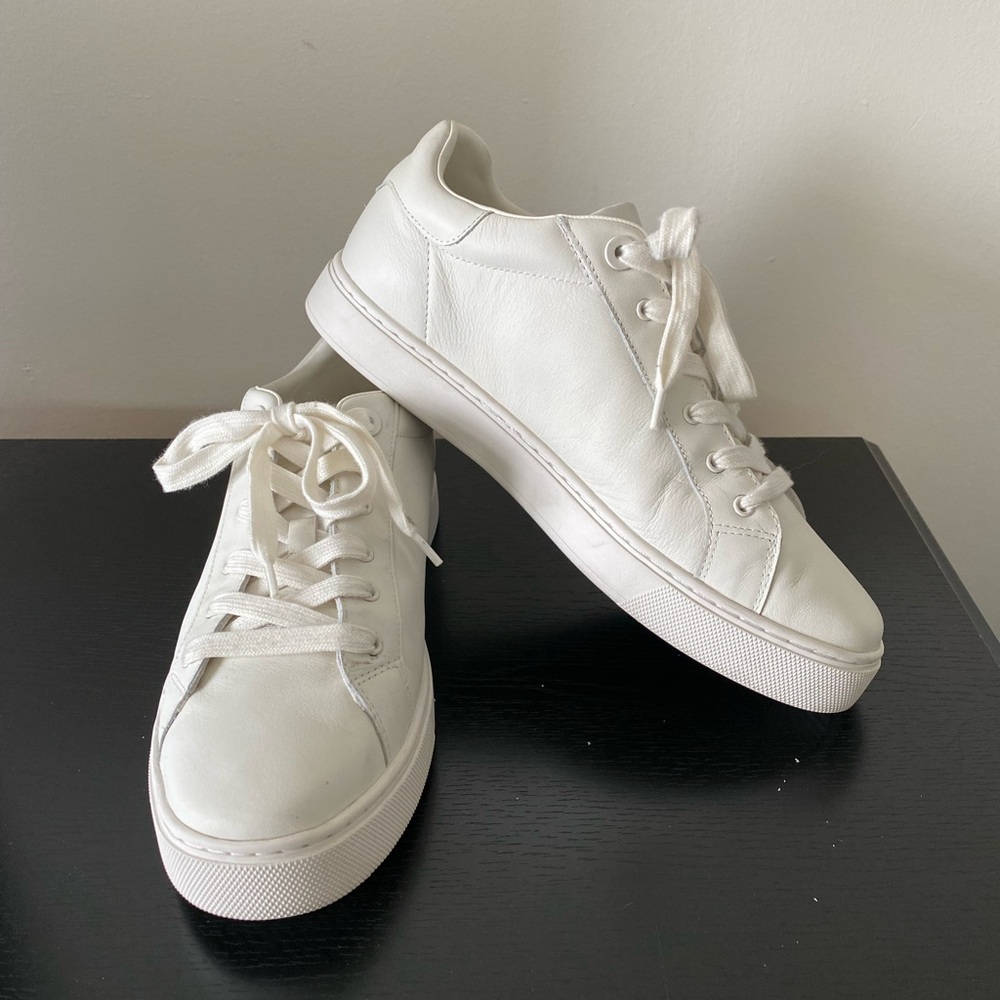 Aldo white unisex sneakers /8 men’s (10 women’s) EUC